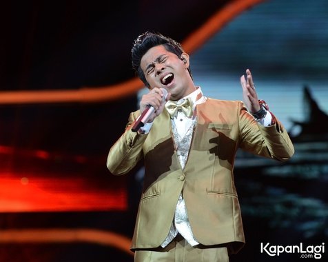 Cakra Khan saat tampil dalam konser Dream Big Syahrini © KapanLagi.com®/Bambang E. Ros