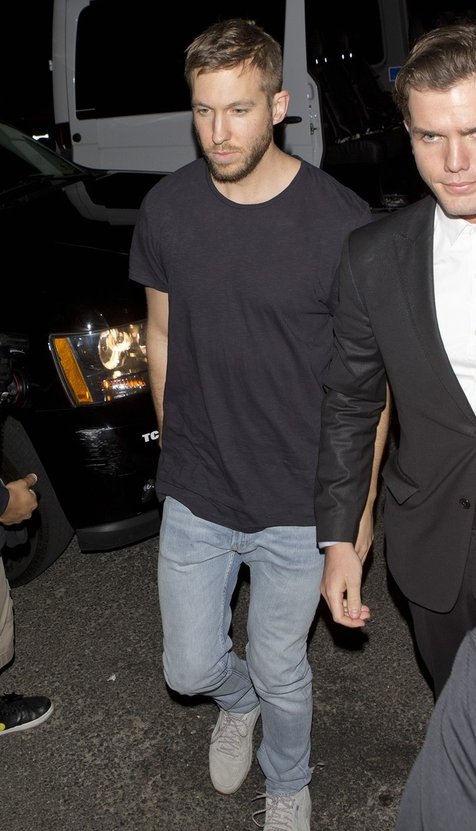 Calvin Harris usai pulang dari after party Taylor Swift via Dailymail.co.uk