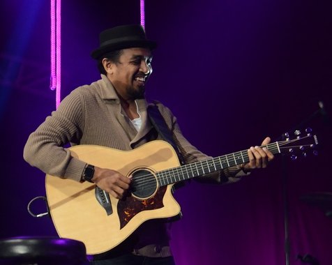 Glenn Fredly buat sebuah terobosan untuk membantu mendongkrak lesunya penjualan kaset © KapanLagi.com®/Bambang E Ros