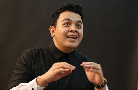 Tulus saat berkunjung ke kantor redaksi KapanLagi.com. ©KapanLagi.com/Agus Apriyanto