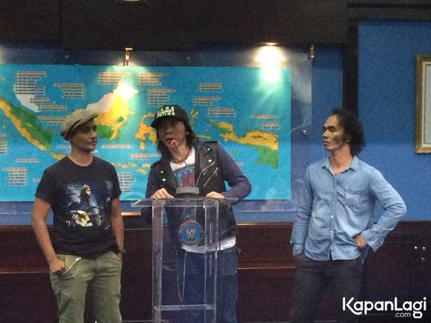 Bimbim dan Slank mengaku tak takut jika nantinya diberi kesempatan untuk bermain di Gaza © KapanLagi.com