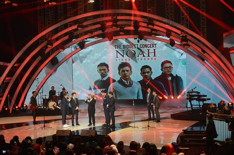 Penampilan NOAH saat dikejutkan dengan kehadiran Sam Bimbo di The Biggest Concert NOAH 'Sings Legend' © KapanLagi.com/Bambang E. Ros