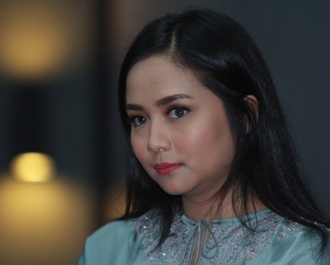 Bukan cuma jadi produser, Gita Gutawa juga bertanggung jawab atas penulisan lirik-lirik lagu Di Atas Rata-Rata © KapanLagi.com/Muhammad Akrom Sukarya