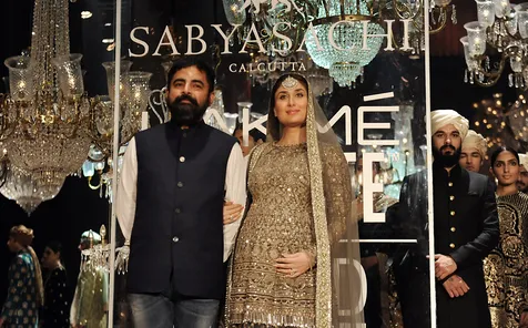 Kareena Kapoor kala melenggang di Lakme Fashion Week 2016 lalu. Sekarang ia siap kembali lagi ke catwalk ©AFP