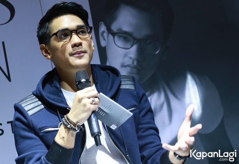 Afgansyah Reza terbang ke Tohoku untuk syuting video klip terbarunya Ku Dengannya Kau Dengan Dia © KapanLagi.com/Agus Apriyanto