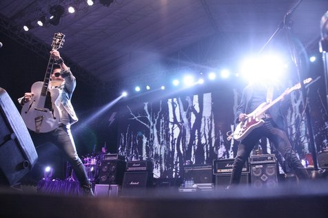 Formula sendu dan ceria sukses jadi senjata ampuh NAIF untuk menghibur para penikmat musik dan pengunjung KickFest 2016 © KapanLagi.com/Natanael Sepaya