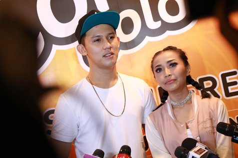 Rinni dan Jevin, lebih puas menulis lagu sendiri dibanding recycle © KapanLagi.com/Agus Apriyanto