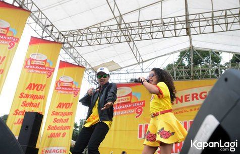 Bastian dan Romaria bikin histeris saat dance bareng. / ©KapanLagi.com®/Nuzulur Rakhmah