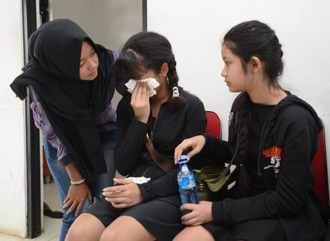 Ucapan Sedih Anak Yana Zein di Pemakaman, Tak Bisa Tahan 