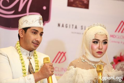 Adik Ayu Azhari yakni Lukman Azhari resmi menikah dengan miliuner berhijab Medina Zein. © KapanLagi.com/Muhammad Akrom Sukarya