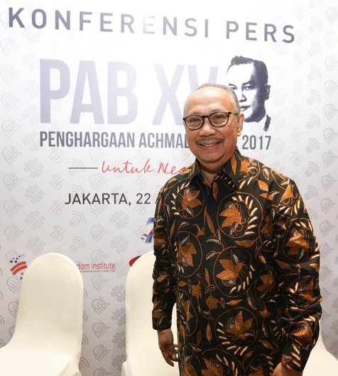 Ebiet G Ade dapat penghargaan untuk karya-karyanya © KapanLagi.com®/Budy Santoso