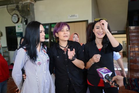 Mitha dan Dara tegaskan The Virgin tidak bubar © KapanLagi.com/Bayu Herdianto