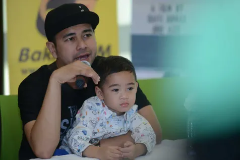 Goyang Dayung Jokowi Bikin Rafathar Kepincut