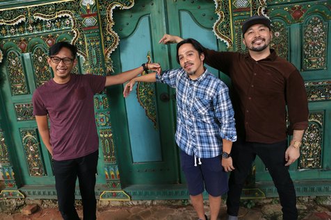 Lirik berbahasa Indonesia juga dipilih untuk menjadikan album kelima terkesan monumental © KapanLagi.com/Agus Apriyanto