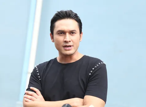 Tutup Hati Untuk Dunia Hiburan