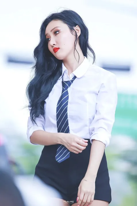 Hwasa MAMAMOO