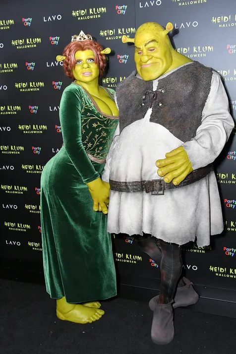 Pose Bareng Shrek