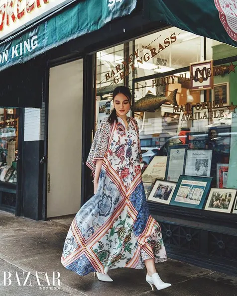 Outfit dan Aksesoris Dari Tory Burch
