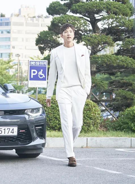 Ji Hyun Moo