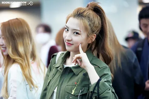 Eunseo Cosmic Girls - 11.544 suara (24,3%)