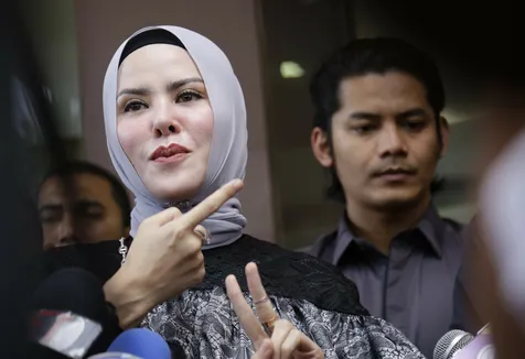 Dibenci Keluarga Vicky