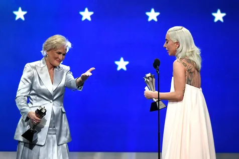 Gaga Menangis
