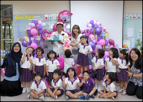 Dirayakan di Sekolah