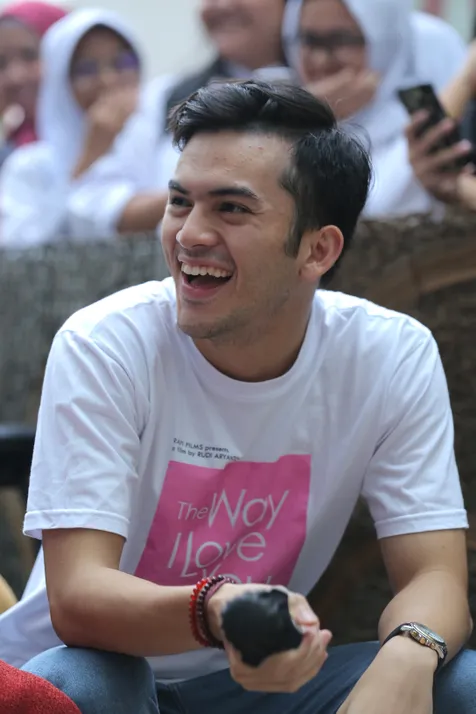 Banyak Foto Bareng Rizky Nazar Daripada Maxime Bouttier
