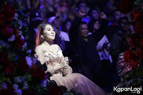 Kenakan Pakaian Dalam Via
