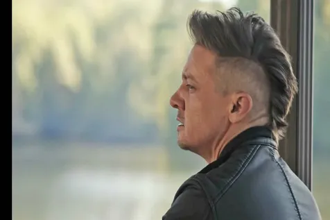 Rambut Baru Hawkeye
