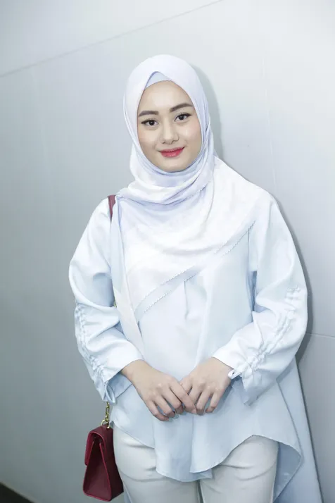 Dinda Hauw
