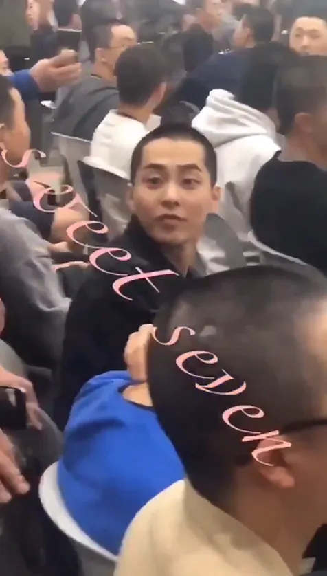 Senyum pada Fans
