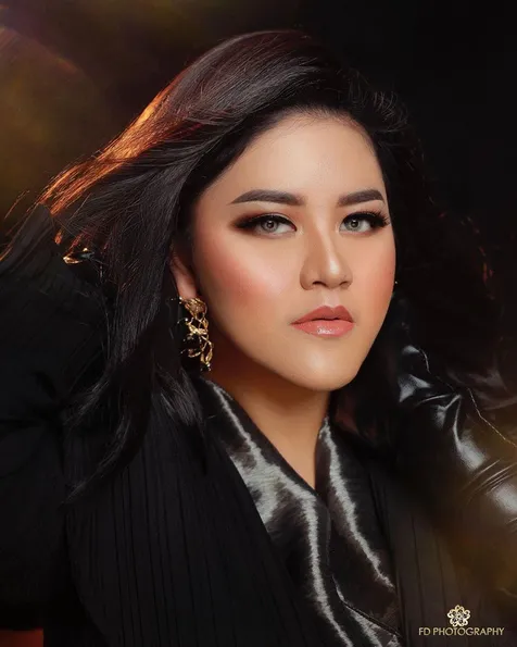 Curi Perhatian