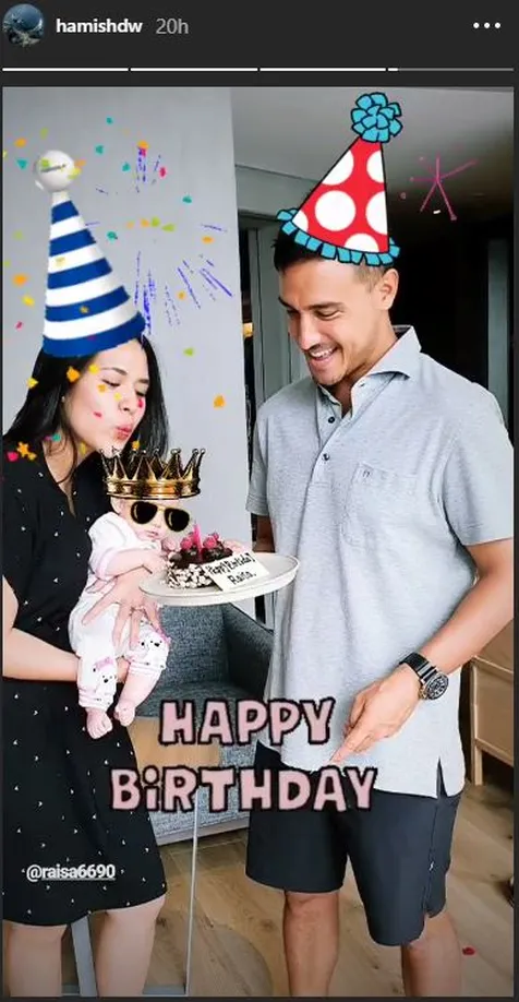 Rayakan Bareng Suami dan Anak