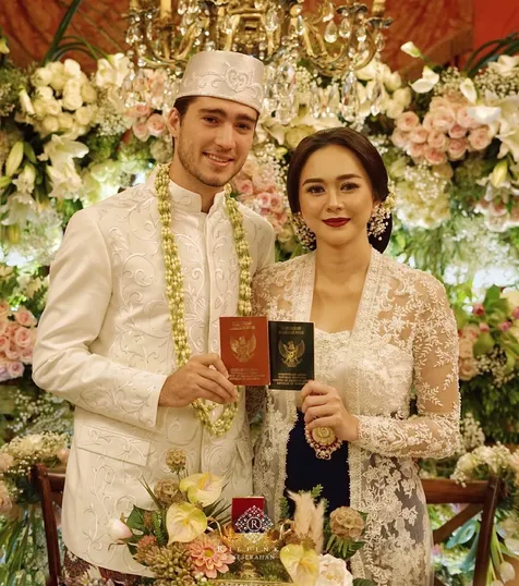Bahagia di Akhir Tahun