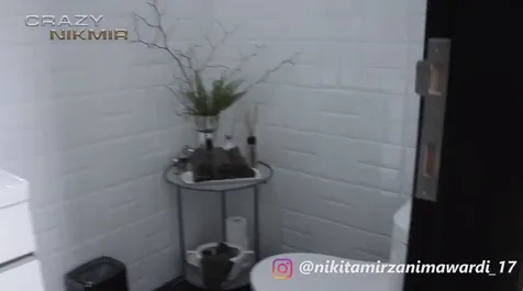 Kamar Mandi Tamu