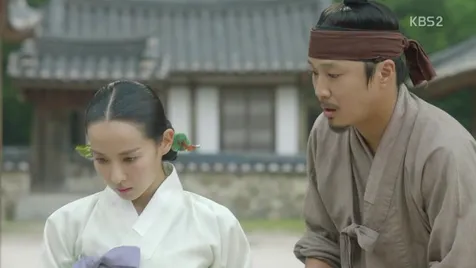Cameo di Moonlight Drawn by Clouds