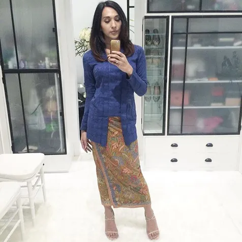 Tampil Manis