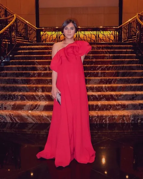 Gaun Merah
