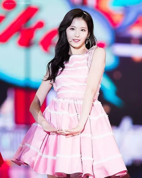 Sana TWICE