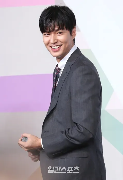 Penampilan Lee Min Ho