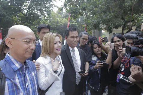 Barbie Kumalasari dan Rey Utami Awalnya Bicara Bisnis