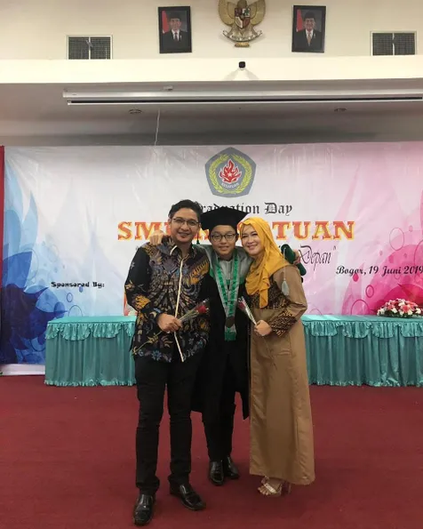 Okie dan Pasha Ungu Berfoto Bersama