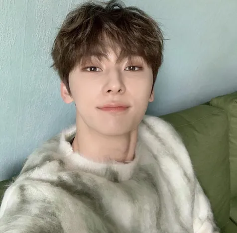 Hwang Minhyun