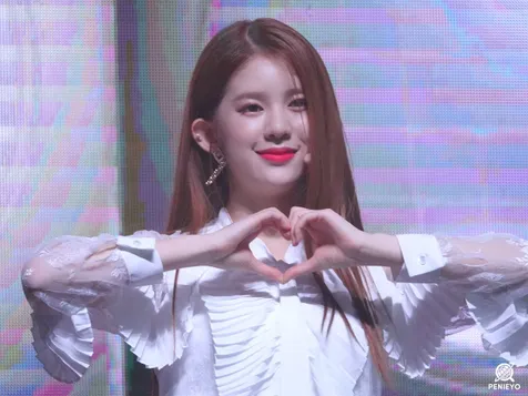 Daisy MOMOLAND