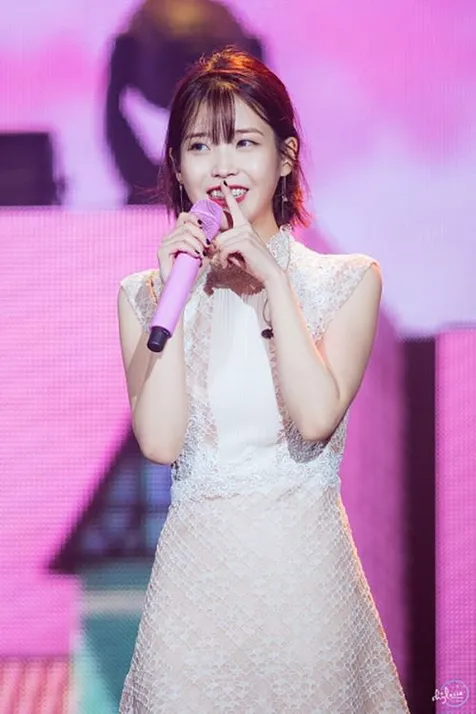 IU