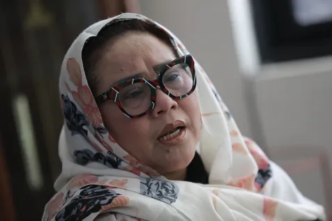 Tak Boleh Bertemu Keluarga