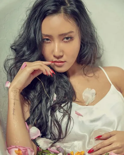 Hwasa MAMAMOO