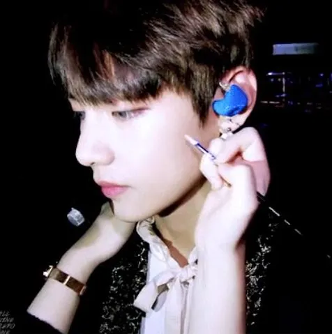 V BTS