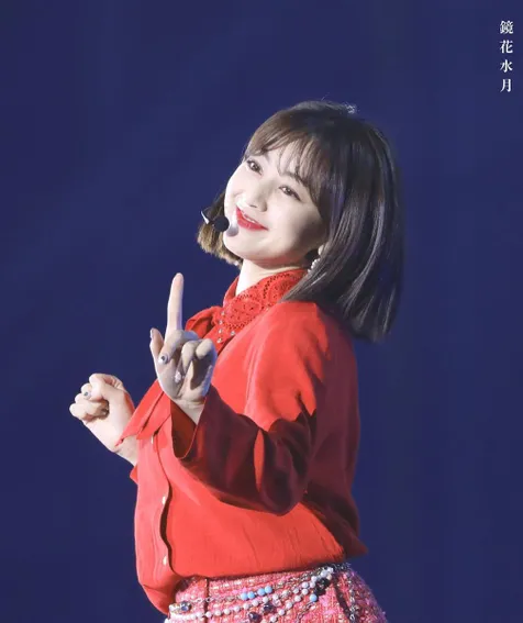 Cute Saat Tampil di Panggung